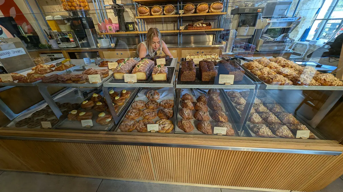 Pledgers – bakery in Kempston town centre